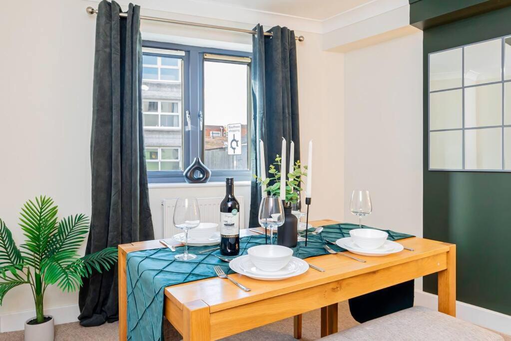 Coastal Comfort Getaway Portsmouth Esterno foto