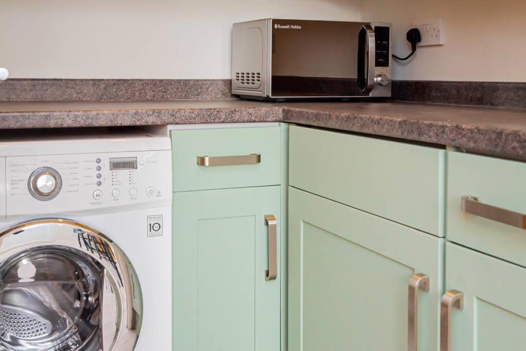 Coastal Comfort Getaway Portsmouth Esterno foto