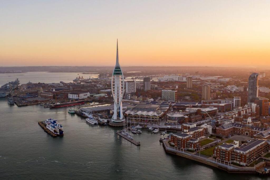 Coastal Comfort Getaway Portsmouth Esterno foto