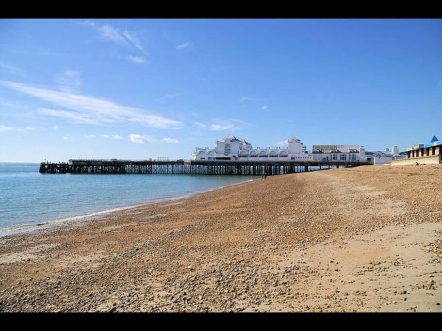 Coastal Comfort Getaway Portsmouth Esterno foto